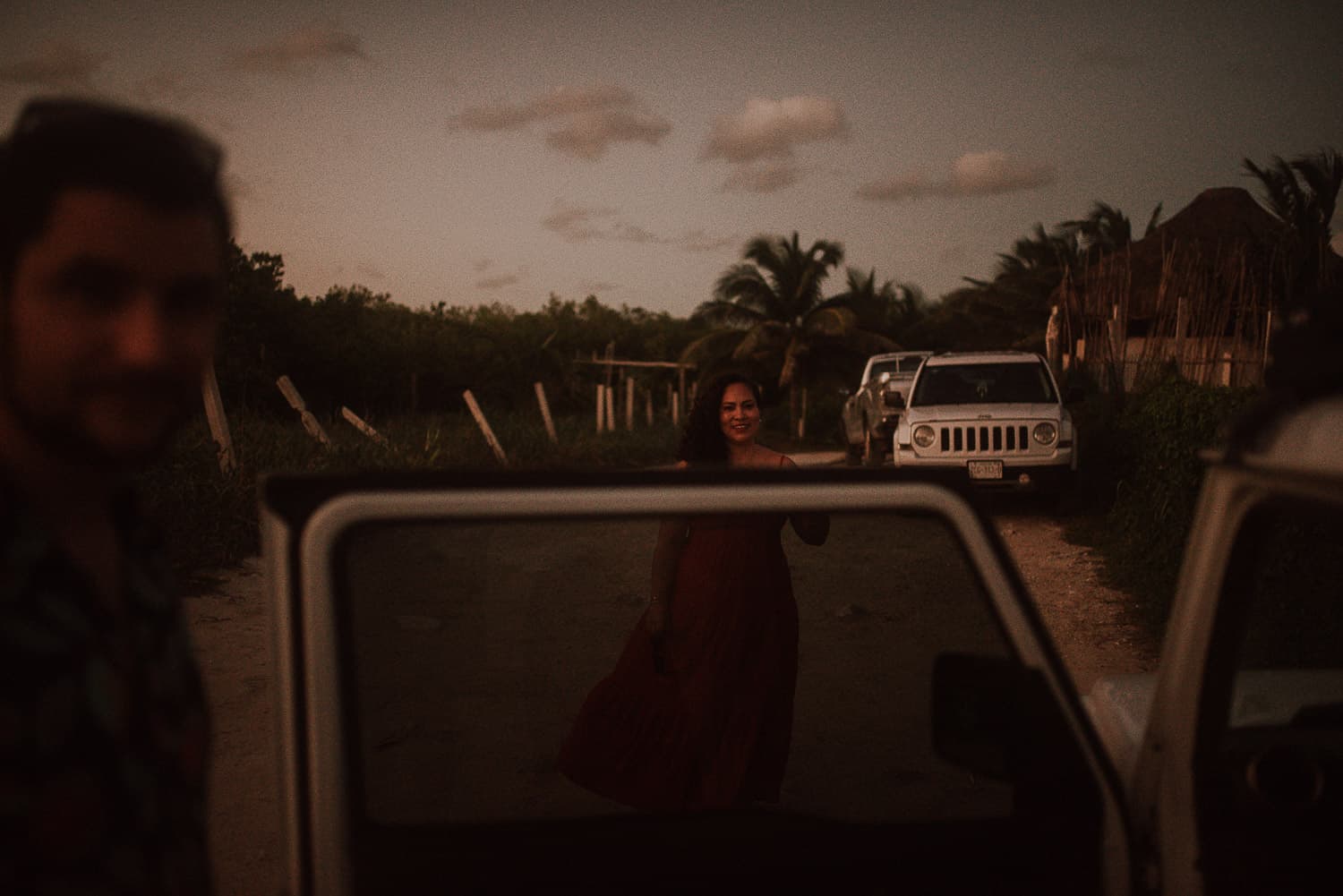 Fotografía de save the date en Cancun por fotógrafo de bodas destino en México